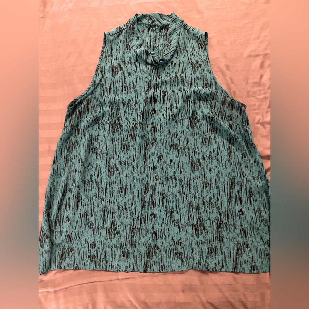 Sleeveless Mock Neck Tank Top in Teal Black